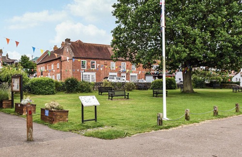 Horning Apartment | A perfect waterside setting.