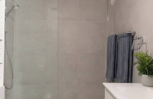 Kallaroo House | A short trip to the beach - Self Contained.