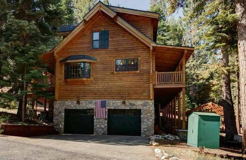 Pioneer Trail House | A True Tahoe Log Home-Surrounded By Forest, hot tub, privacy, great location.