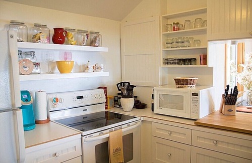 Head Lake Cottage | A Wee Bit o Heaven - Cozy Waterfront Kawartha Cottage w/WiFi, Canoe, Kayaks