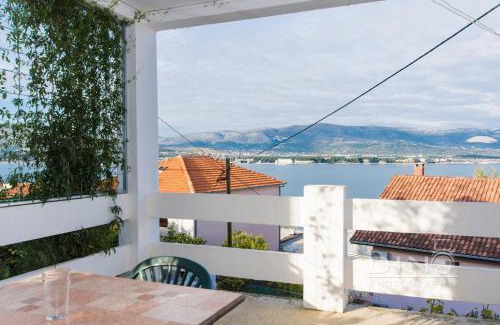 Arbanija Apartment | A1 - large apt with big terrace balcony & sea view