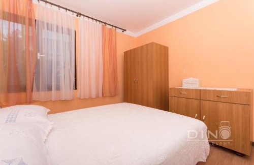 Arbanija Apartment | A1 - large apt with big terrace balcony & sea view