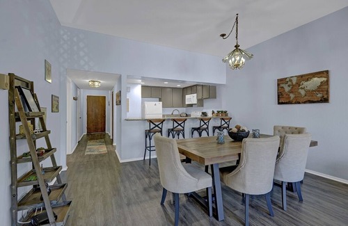 Avalon Condo | A20: Remodeled 2 BD Condo with POOL