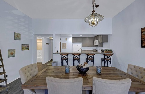 Avalon Condo | A20: Remodeled 2 BD Condo with POOL