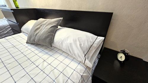 Cuautitlan Izcalli Apartment | A28 SUITE BLACK PLUS para 1 a 3 personas, CORTAS, MEDIANAS, LARGAS ESTANCIAS, en IZCALLI TEPOTZOTLAN perfecto para Familias, Turistas, Contratistas, Estudiantes, Empresas A sólo 5 min Izcalli 5 min Esmeralda 20 min Satélite 25 min AIFA