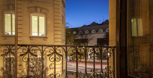 Barrio de La Latina House | AbraCadabra Suites
