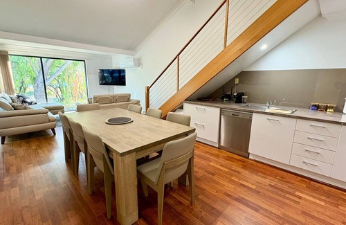 Broadwater House | Absolute Beachfront Villa – Best Views in Cape View Resort