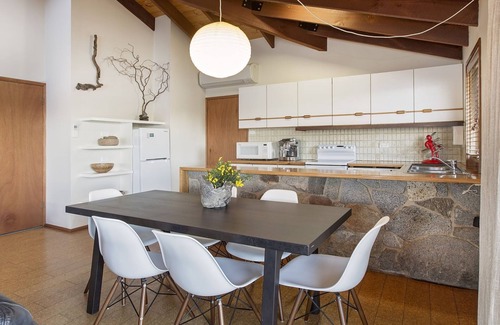 Jindabyne Apartment | Absolute lakefront, stunning position right in Jindabyne