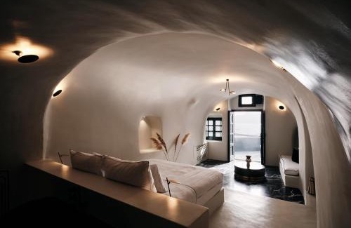 Oia Hotel | Abyss Santorini