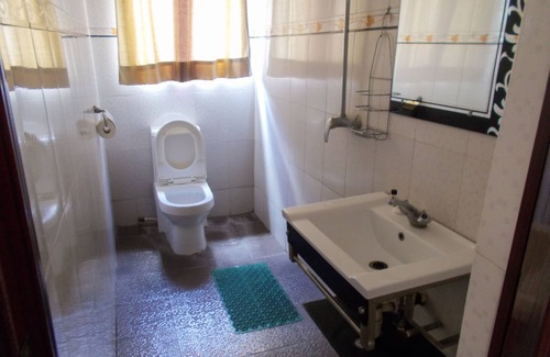 Lusaka Cabin | Acamms Lodge Roma
