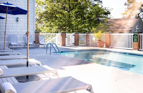 South Rehoboth Apartment | Accessible King Room | Roll-In Shower & Wi-Fi