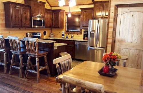 Broken Bow Cabin | Ace in the Hole Cabin in the Wood With Hot Tub and Fireplace by Redawning