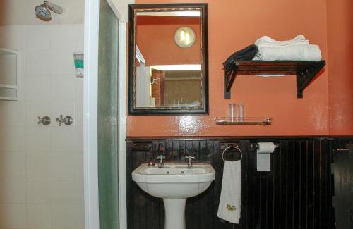 Essenwood Bed & Breakfast | Acorn B&B in Durban