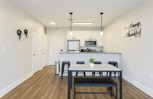 Glen Iris Apartment | Across from UAB | Spacious 2BR Retreat 3b