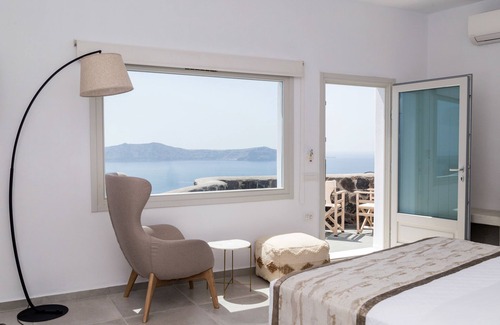 Fira Hotel | Adamant Suites
