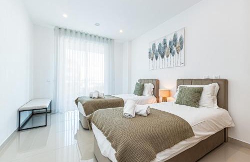 Lagos Apartment | Adega Deluxe 2 Bed Pool and Gym