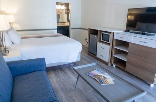 Rehoboth Beach Hotel | Admiral on Baltimore