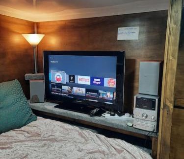 Welford Apartment | Adorable private suite with free street parking