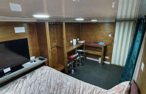 Welford Apartment | Adorable private suite with free street parking