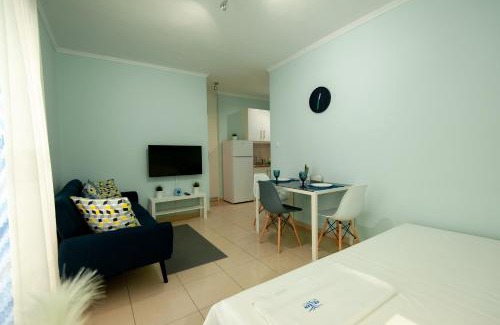 Perea Apartment | Aegean studio by the sea II