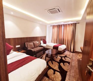 Sinamangal Hotel | AERO HOTEL BY AERO LOUNGE AND BAR