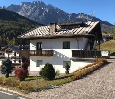Cortina d'Ampezzo House | Affittacamere Iragidor