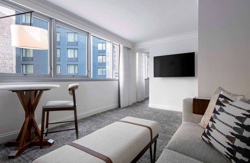 Downtown Chicago Resort | Affordability Meets Comfort! Pets Allowed, Close to Picasso Statue