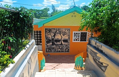 River Oaks Apartment | Affordable and Cozy at Content Guest House
