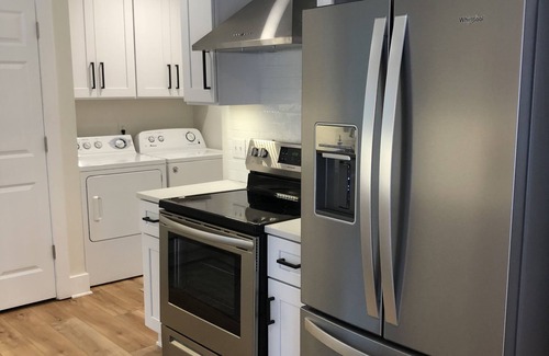 Holland Cottage | Affordable Vacation Home Close to Beaches