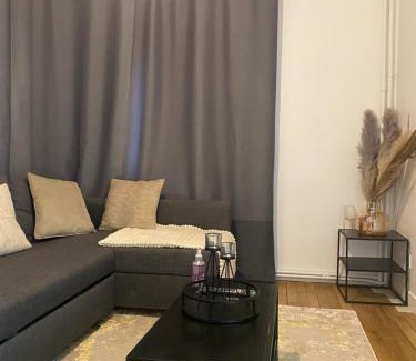 Aubervilliers Apartment | AgíaHouse - Aubervilliers