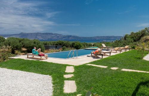 Kaliviani Apartment | Agarathos Traditional Rooms - Pool - Kaliviani -On the road to Balos
