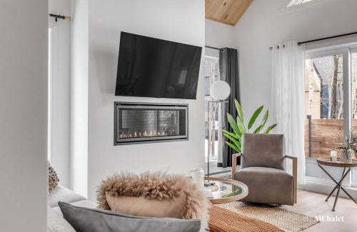 Pont-Rouge Ski Chalet | Aigle Blanc Comfort & Nature Spa Fireplace & Furnished Terrace