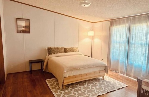 Fredericksburg Bed & Breakfast | Air B & Bees