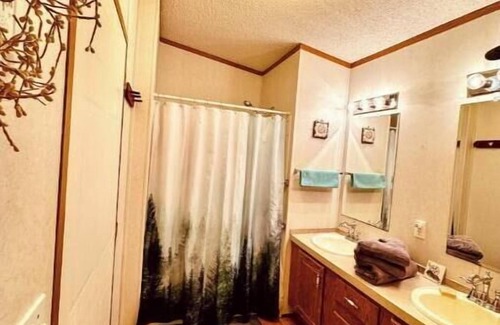 Fredericksburg Bed & Breakfast | Air B & Bees