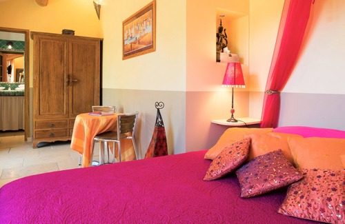 Grans Bed & Breakfast | Air-conditioned B&B Provence Quiet Countryside Swimming pool Private SPA