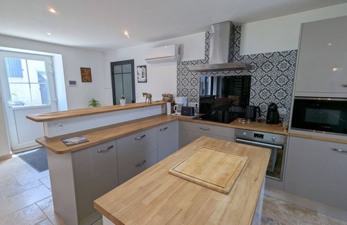 Tavers Cottage | Air-Conditioned Cottage with Garden in Tavers