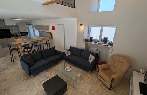 Tavers Cottage | Air-Conditioned Cottage with Garden in Tavers