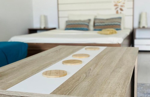 Otopeni Apartment | Airplane Plaza