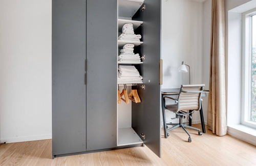 Sydhavnen Apartment | Airy Sluseholmen/København SV 1BR w/ W/D, nr Vesterbro, by Blueground