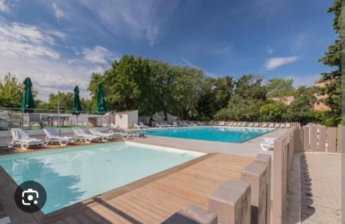 Grand Sud Apartment | Aix Pont de Larc California 2 Coté Jardin - Parking