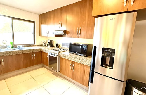 San Antonio Tlayacapan House | Ajijic Modern 1 Bedroom Home -walk To Everything -patio -gym -pickleball Court