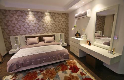 Al Duqqi Apartment | AlAshrafia Smart Residence