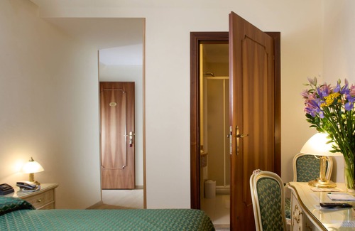 Castello Hotel | Albergo Commercio e Pellegrino