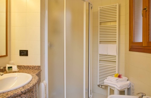 Castello Hotel | Albergo Commercio e Pellegrino