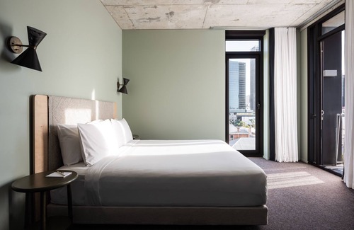Perth Hotel | Alex Hotel