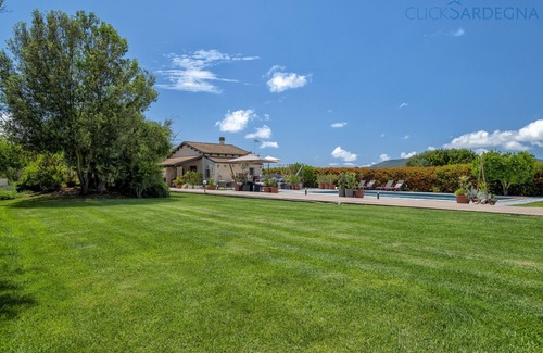 Alghero Villa | Alghero a charming villa with swimming pool, wifi, park, for 6 people