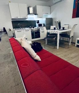 Udine Apartment | Alkecè Red