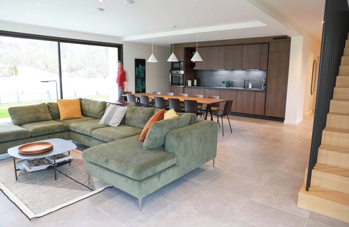 Cuchery House | All comforts with a swimming pool and garden, ideal for groups in Champagne