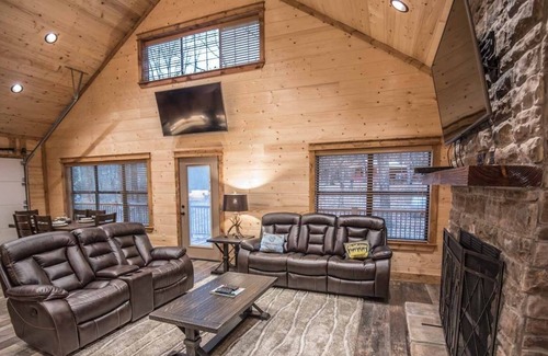Broken Bow Cabin | All Decked Out Cabin in the Woods With Fireplace, Bbq, and Swing Bed by Redawning