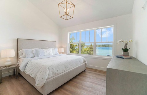 Frankfort Cottage | All-new Crystal Lake Modern Lakefront Cottage